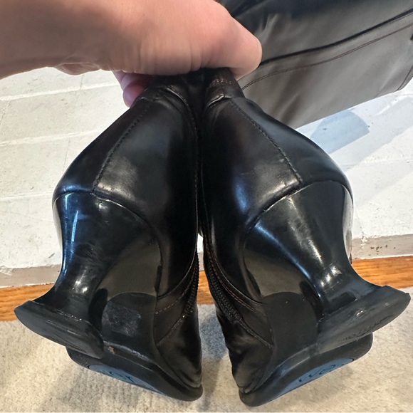 Fluevog EXCELLENT Wearever Hvala tall black boot w/ buttons - size 7.5 - Picture 14 of 16